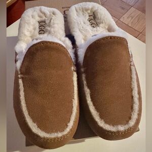 UGG Lana Slipper in Chestnut